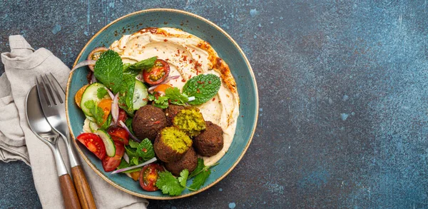 Comida Árabe Oriente Medio Con Falafel Frito Hummus Ensalada Verduras —  Fotos de Stock