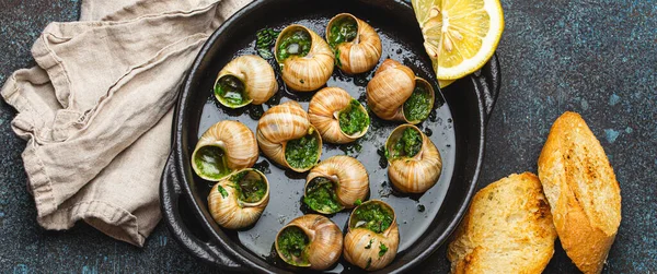 Escargots Bourgogne Snails Garlic Butter Parsley Black Cast Iron Pan — Stock Photo, Image