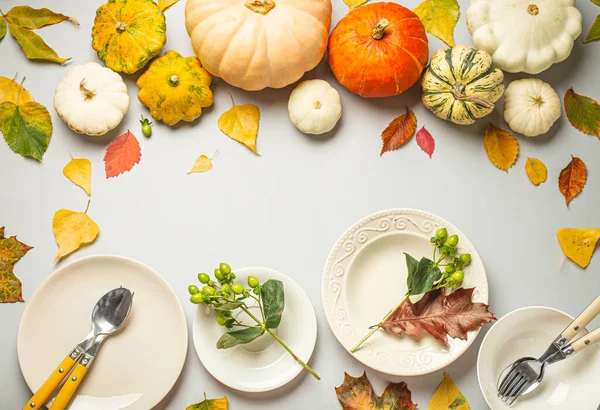 Thanksgiving Festive Table Composition Different Colourful Pumpkins Autumn Leaves Empty — Stock Photo, Image