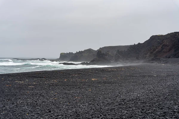 Волны Омывающие Пляж Джупалонссандра Исландии — стоковое фото