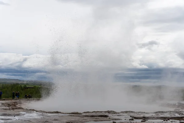 Исландия 2023 Извержение Гейзера Строккур — стоковое фото