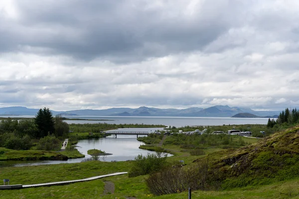 Landskap Thingvellir Spricka Dalen Mitten Atlanten Och Sjön Thingvallavatn Island — Stockfoto