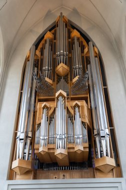 Reykjavik, İzlanda - 06.21.2023: Reykjavik, İzlanda 'daki Hallgrimskirkja Kilisesinde Organ