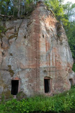 Ligatne, Letonya 'daki Anfabrika Uçurumları (Anfabrika Kliniği)
