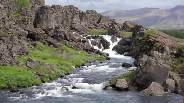 Drekkingarhylur Und Wasserfall Thingvellir Nationalpark Island — Stockvideo