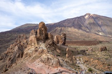 Teide Ulusal Parkı, Tenerife, Kanarya Adaları, İspanya 'daki Roques de Garcia volkanik kayaları