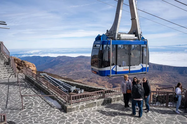 Tenerife, İspanya - 04.12.2023: Mirador del Teide, Teide Ulusal Parkı, Tenerife, Kanarya Adaları, İspanya