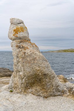 Norveç 'teki Porsangerfjord' un yanında Trol Holmsund Dolomite kaya oluşumları