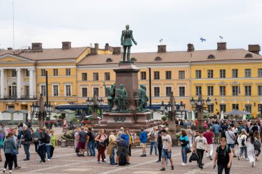 Helsinki, Finlandiya - 07.11.2024: Finlandiya 'nın başkenti Helsinki' de 2. Alexander 'ın heykeli