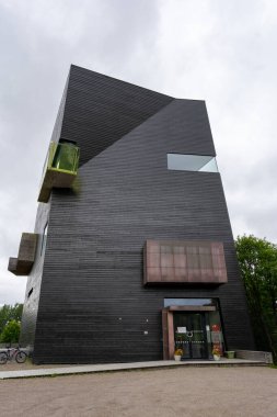 Hamaroy, Norveç - 07.08.2024: Hamaroy, Norveç 'teki Knut Hamsun Merkezi' nin dışı