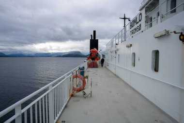 Lofoten Adaları, Norveç - 07.08.2024: Lofoten Adaları, Norveç 'teki Basto 3 feribotu