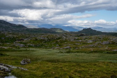 Norveç 'te Norveç ve İsveç sınırındaki Bjornfjell Gümrüğünde sallanıyor