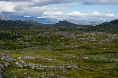 Norveç 'te Norveç ve İsveç sınırındaki Bjornfjell Gümrüğünde sallanıyor