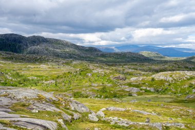 Norveç 'te Norveç ve İsveç sınırındaki Bjornfjell Gümrüğünde sallanıyor