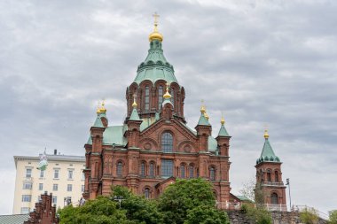 Helsinki, Finlandiya - 07.11.2024: Helsinki, Finlandiya 'daki Uspenski Katedrali' nin dışı
