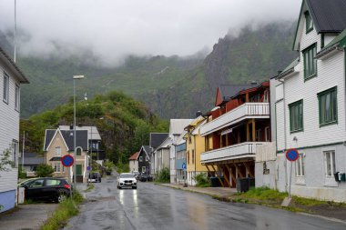 Svolvaer, Norveç - 07.05.2024: Norveç 'in Svolvaer kentindeki sokaklar