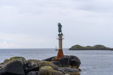 Svolvaer, Norveç - 07.06.2024: Svolvaer, Lofoten Adaları, Norveç 'te Fiskerkona veya Balıkçının Karısı heykeli