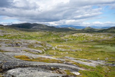 Norveç 'te Norveç ve İsveç sınırındaki Bjornfjell Gümrüğünde sallanıyor
