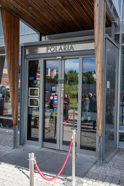Tromso, Norveç - 07.04.2024: Tromso, Norveç 'teki Polaria akvaryumunun giriş kapısı