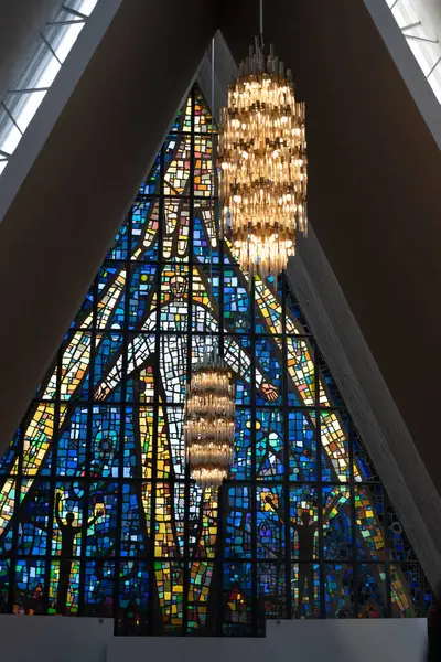 Tromso, Norveç - 07.04.2024: Tromso, Norveç 'teki Arktik Katedralin İçi