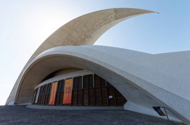 Auditorio de Tenerife Adn Martn, Santa Cruz de Tenerife Yazan Santiago Calatrava.