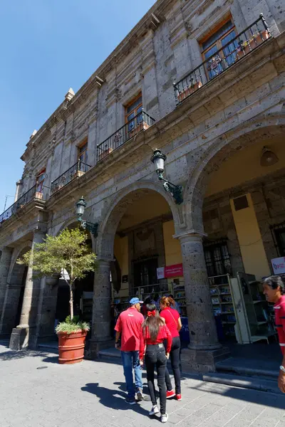 Stadt Guadalajara Mexiko Mai 2017 Menschen Roten Kleidern Auf Der — Stockfoto
