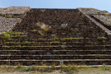 Oaxaca (Oaxaca) dışında Monte Alban arkeolojik alanı. Meksika, Mayıs 2017.