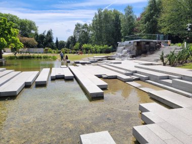 Chorzw, Polonya 'daki Park Slaski' deki (Silesia Park) Japon bahçesinin modern enkarnasyonu