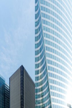 La Defense, Paris, Fransa 'nın merkez ticaret bölgesi, ulusal tatilde (14 Temmuz 2025)