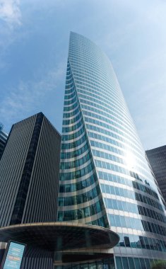 La Defense, Paris, Fransa 'nın merkez ticaret bölgesi, ulusal tatilde (14 Temmuz 2025)