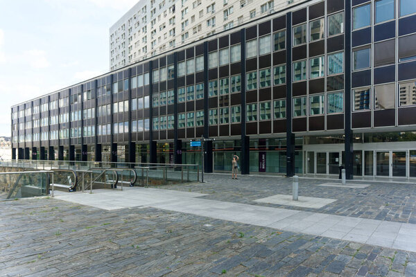 La Defense, центральный деловой район Парижа, Франция, в национальный праздник (14 июля 2025 года))