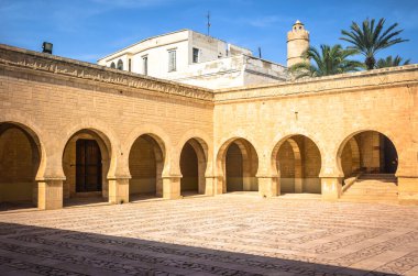 Sousse, Tunus 'taki Büyük Cami' nin avlusu..