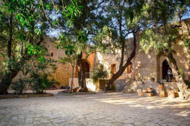 Ortaçağ Medine 'sinin içinde, Hammamet (kale) surları, Tunus.