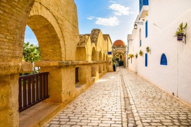 Yasmine, Hammamet, Tunus 'ta bir cadde.