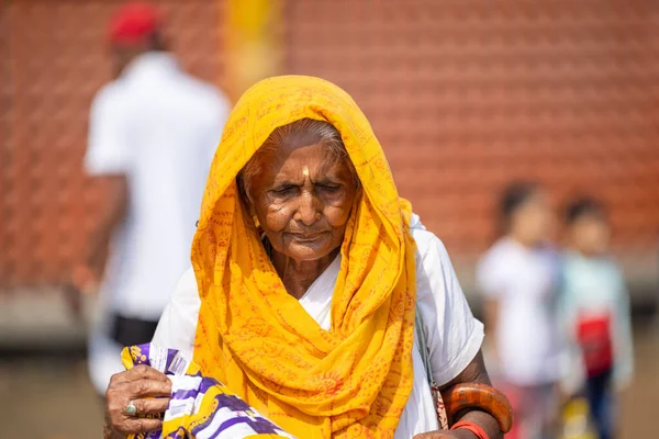 Rishikesh Uttarakhand Índia Outubro 2022 Holy Rishikesh Retrato Sadhu Fêmea — Fotografia de Stock