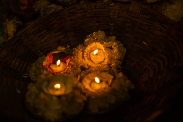Дия Свечи Плавающие Реке Ганг Ночное Время Выборочный Фокус Пламени — стоковое фото