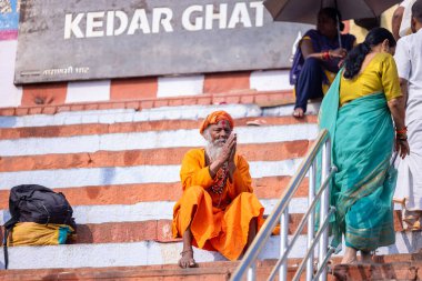 Varanasi, Uttar Pradesh, Hindistan: Varanasi şehrinde tanımlanamayan Hintliler. 