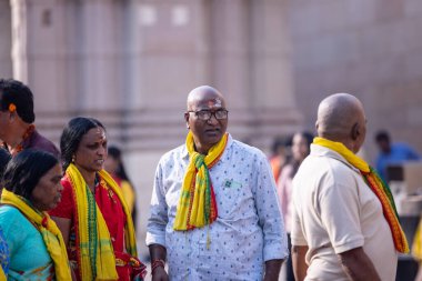 Varanasi, Uttar Pradesh, Hindistan: Varanasi şehrinde tanımlanamayan Hintliler.