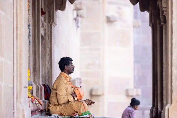 Varanasi Uttar Pradesh Ινδία Άγνωστοι Ινδοί Στην Πόλη Varanasi — Φωτογραφία Αρχείου