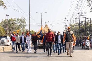 Gaziabad, Uttar Pradesh, Hindistan Ocak 09 2021: Ayodhya 'daki Lord Ram tapınağı lehine düzenlenen mitinglere katılan insanlar. 