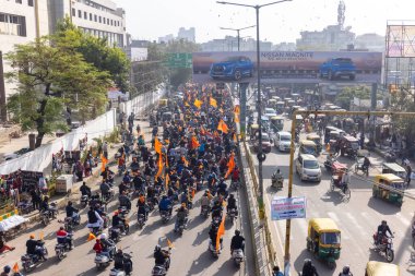 Gaziabad, Uttar Pradesh, Hindistan Ocak 09 2021: Ayodhya 'daki Lord Ram tapınağı lehine düzenlenen mitinglere katılan insanlar. 