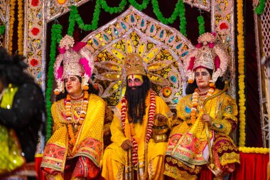 Gaziabad, Uttar Pradesh, Hindistan - 27 Eylül 2022: Ramlila 'da ramayana karakterini canlandıran sanatçı.