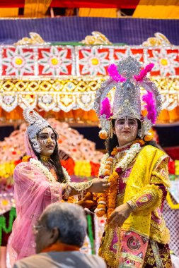 Gaziabad, Uttar Pradesh, Hindistan - 27 Eylül 2022: Ramlila 'da ramayana karakterini canlandıran sanatçı.