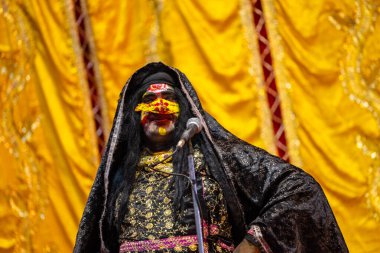 Gaziabad, Uttar Pradesh, Hindistan - 27 Eylül 2022: Ramlila 'da ramayana karakterini canlandıran sanatçı.