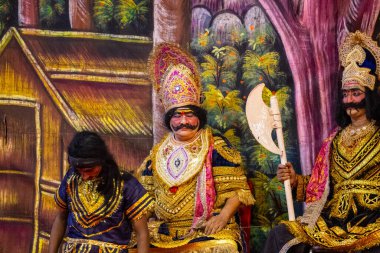 Gaziabad, Uttar Pradesh, Hindistan - 27 Eylül 2022: Ramlila 'da ramayana karakterini canlandıran sanatçı.