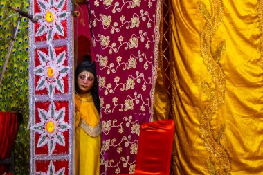 Gaziabad, Uttar Pradesh, Hindistan - 27 Eylül 2022: Ramlila 'da ramayana karakterini canlandıran sanatçı.