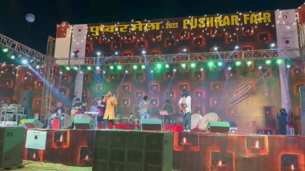 Pushkar Rajasthan Índia Novembro 2022 Grupo Artistas Masculinos Rajasthani Que — Vídeo de Stock