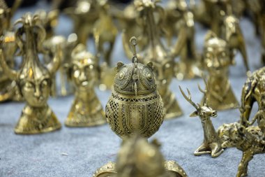 Pirinç metal sanatı, pirinç işçiliğinden yapılmış el yapımı Hint kültürü hediyelik eşyaları.