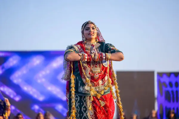 Bikaner Rajasthan Intia Tammikuu 2023 Muotokuva Nuori Kaunis Intialainen Nainen tekijänoikeusvapaita valokuvia kuvapankista