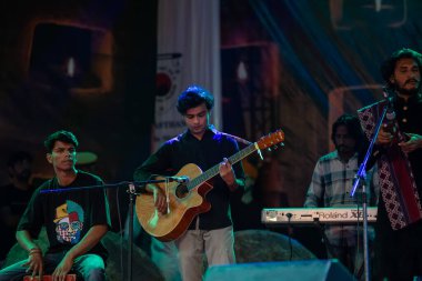 Puşkar, Rajasthan, Hindistan - 06 Kasım 2022: Rajasthani halk müziği grubu Pulkar Fuarı 'nda sahne alacak